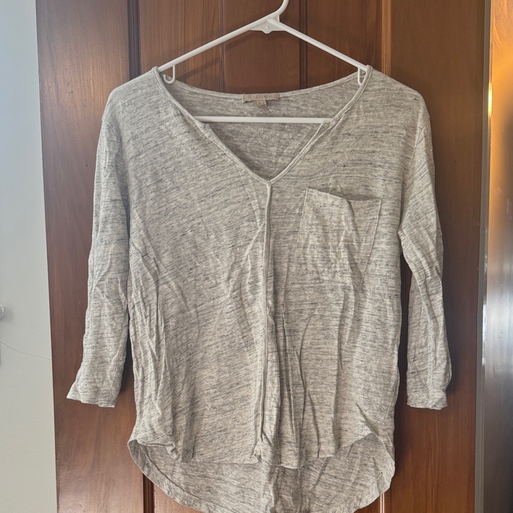 Bordeaux (Anthropologie) Light Gray V-Neck Knit Blouse